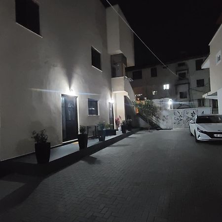 Guest House Tian & Hojz Durres Ngoại thất bức ảnh